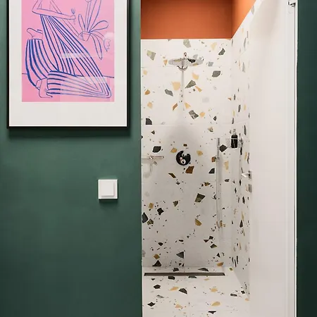 Poets Place Design In Kreuzberg - Space For 8 Persons ברלין