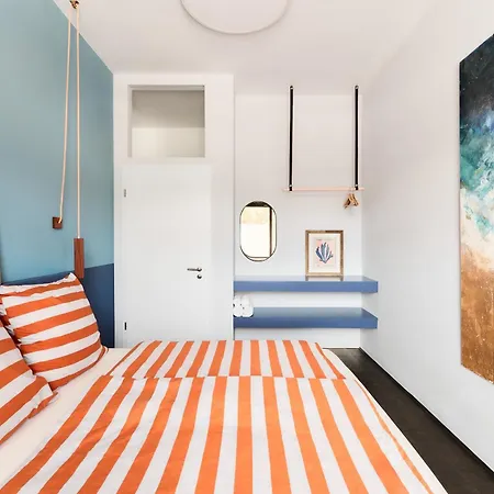 Poets Place Design In Kreuzberg - Space For 8 Persons * 베를린