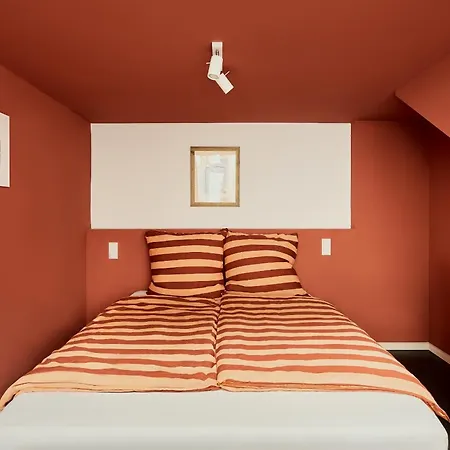 Poets Place Design In Kreuzberg - Space For 8 Persons Apartment Berlin