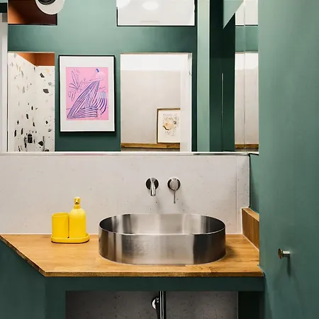 Poets Place Design In Kreuzberg - Space For 8 Persons Apartment Berlin