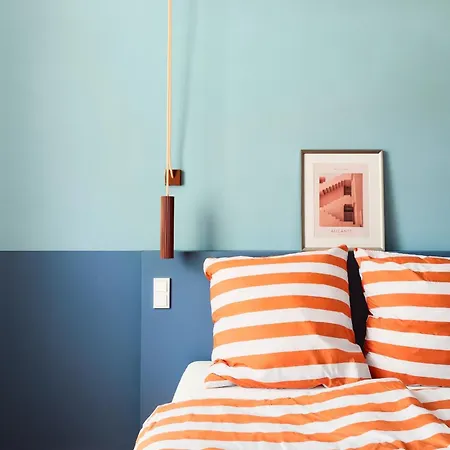 Poets Place Design In Kreuzberg - Space For 8 Persons Apartment